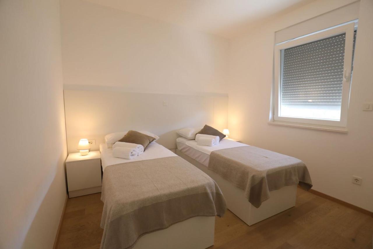 Smil'E Apartments Vodice Exterior foto